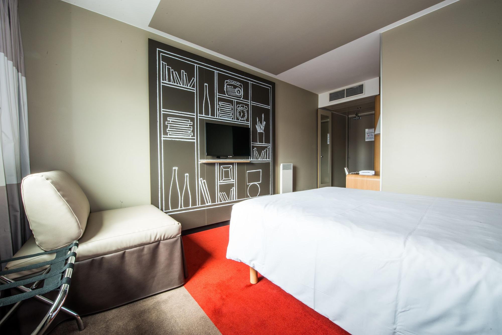 ไอบิส น็องแตร์ ลา เดฟ็องส์ Hotel ภายนอก รูปภาพ
